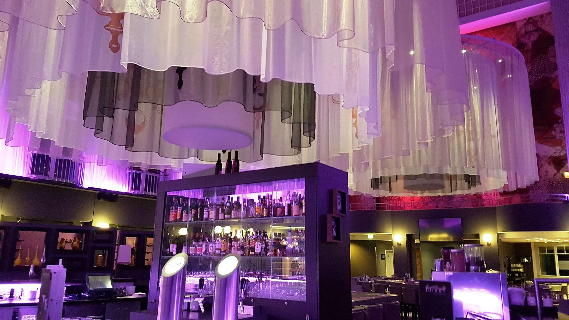Radisson Blu Hotel Brema 4*,