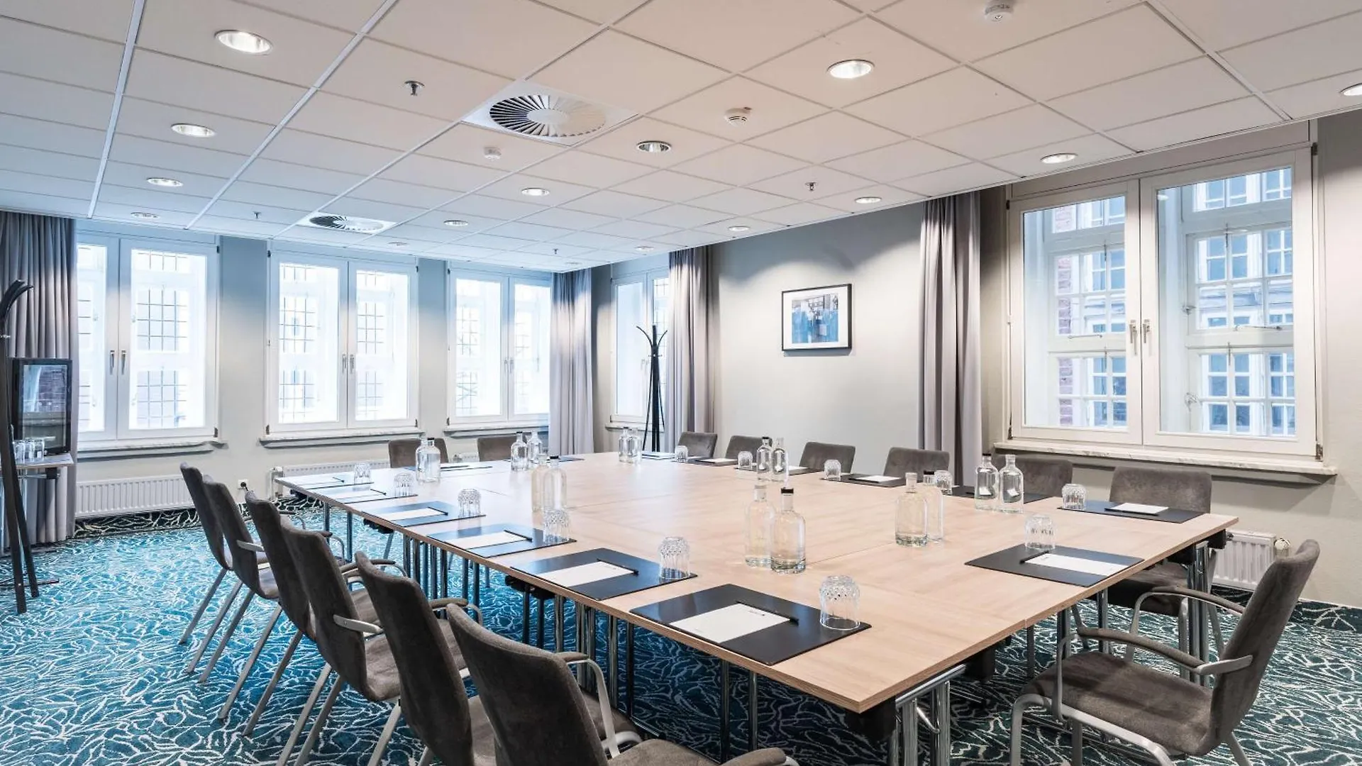 Radisson Blu Hotel Brema 4*,